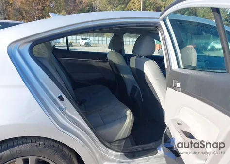 2017 Hyundai Elantra Se из США, поврежденный, VIN 5NPD84LF6HH050921